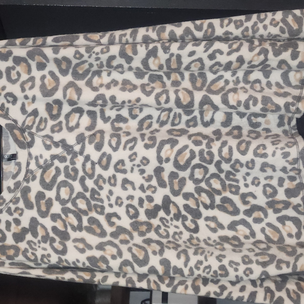 Leopard Print Women's Top with Black Trim - Picture 2 of 3